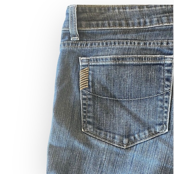 PAIGE Laurel Canyon Boot-cut Flare Jeans, Size 31, $239 Retail - Picture 4 of 11